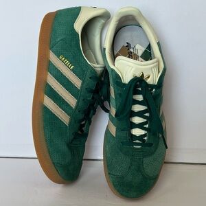 Adidas Gazelle Court Green Wonder Beige Gold
Metallic Sneakers Size M 6.5/ W 8.5